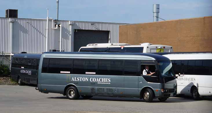 Alston Coaches Fuso Rosa 300